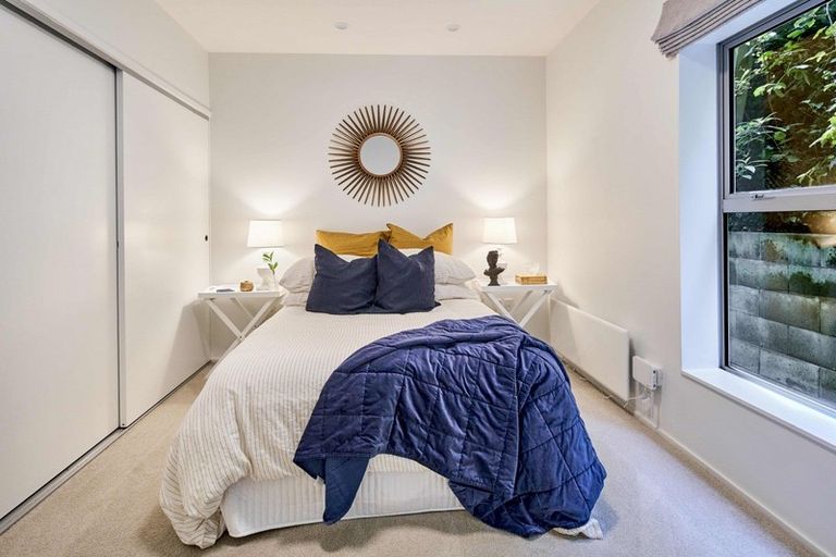 Photo of property in 14/2 Onslow Road, Khandallah, Wellington, 6035