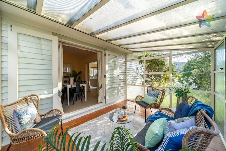 Photo of property in 224 Eastern Hutt Road, Stokes Valley, Lower Hutt, 5019