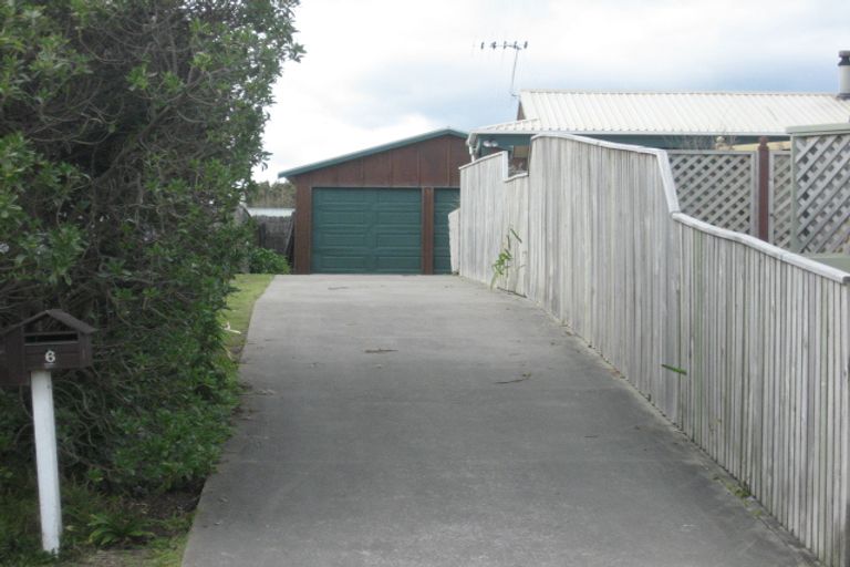 Photo of property in 6 Rangitane Grove, Waitarere Beach, Levin, 5510