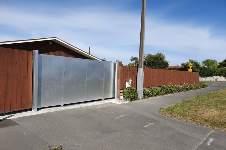 Photo of property in 1/77 Memorial Avenue, Ilam, Christchurch, 8053