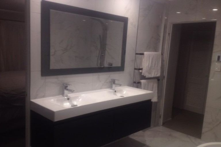 Photo of property in 1/91 Aberdeen Road, Castor Bay, Auckland, 0620