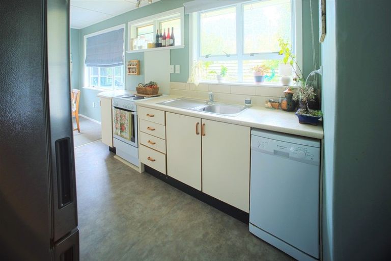 Photo of property in 54 Tiraumea Road, Pahiatua, 4981