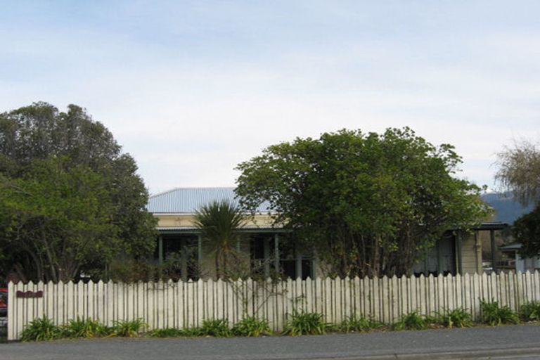 Photo of property in 139 Beach Road, Kaikoura, 7300