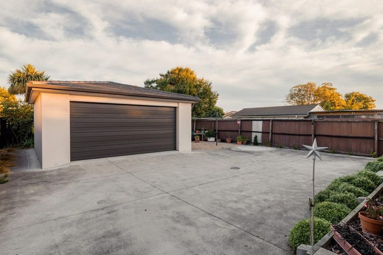Photo of property in 238 Wainoni Road, Avondale, Christchurch, 8061