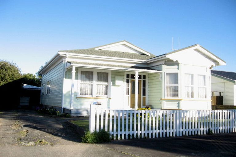 Photo of property in 8 Douglas Street, West End, Palmerston North, 4412