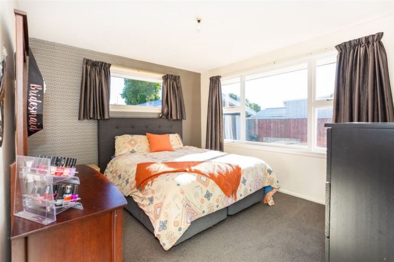 Photo of property in 5 Dunluce Place, Hornby, Christchurch, 8042