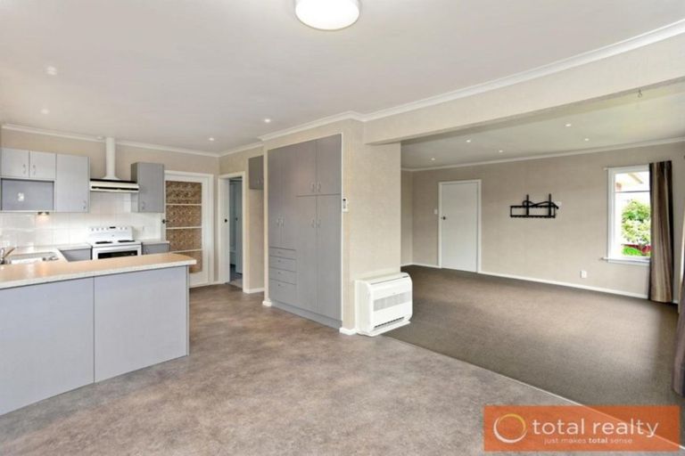 Photo of property in 6 Kinnaird Place, Hillmorton, Christchurch, 8025