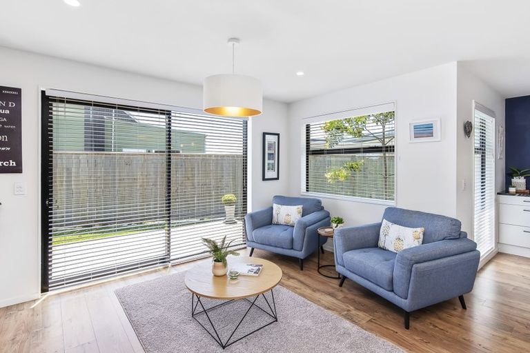 Photo of property in 16 Seagrass Place, Otaki Beach, Otaki, 5512