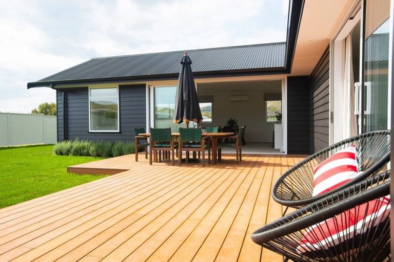 Photo of property in 53 Hamilton Drive, Wainui, Gisborne, 4010