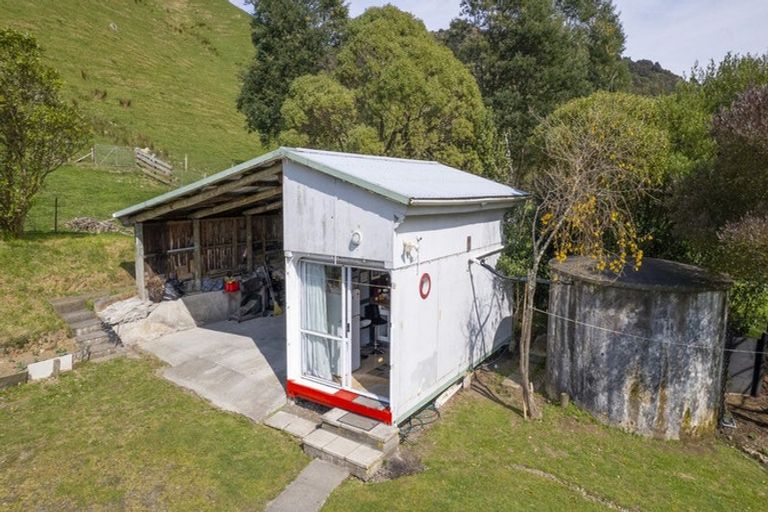 Photo of property in 727 Mikimiki Road, Mikimiki, Masterton, 5881