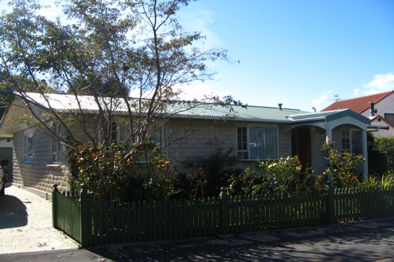 Photo of property in 72 Glenross Street, Glenross, Dunedin, 9011