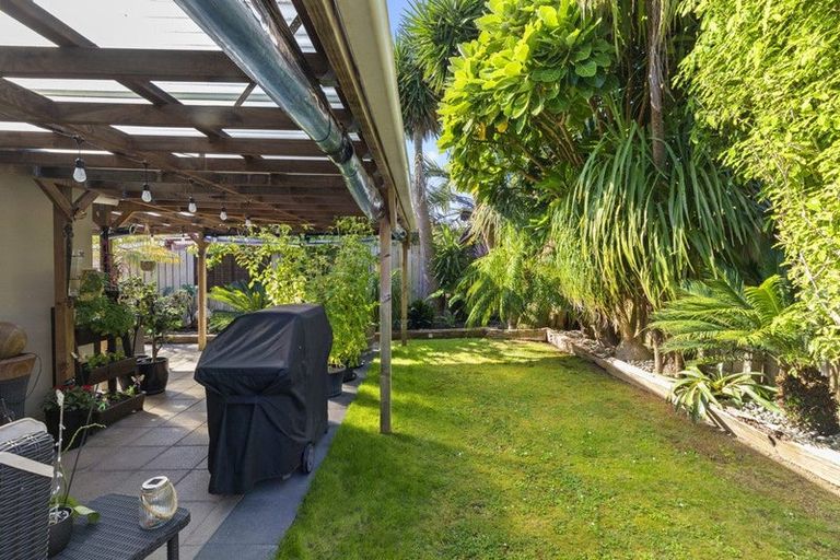 Photo of property in 14 Cathcart Close, Pukekohe, 2120