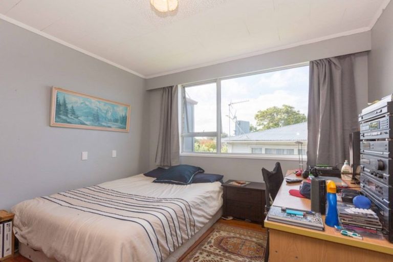 Photo of property in 10 Elm Grove, Westown, New Plymouth, 4310