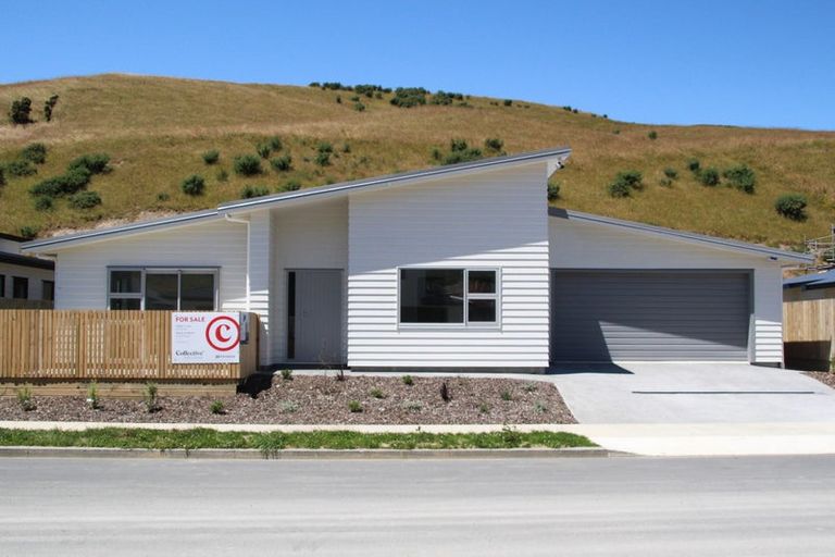 Photo of property in 44 Rochdale Drive, Churton Park, Wellington, 6037