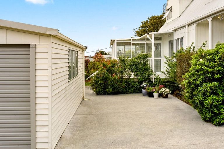 Photo of property in 2/19 Flanshaw Road, Te Atatu South, Auckland, 0610