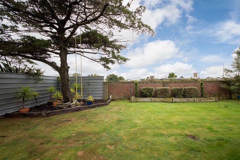 Photo of property in 24 Milson Line, Roslyn, Palmerston North, 4414