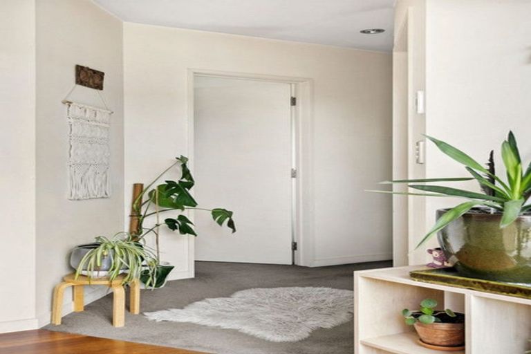 Photo of property in 30 Ash Avenue, Albert Town, Wanaka, 9305