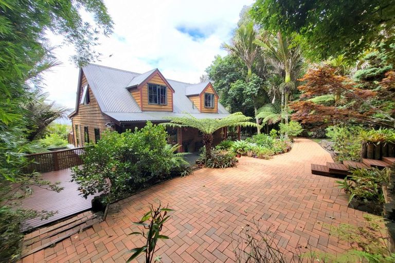 Photo of property in 34 Kauri Point Road, Laingholm, Auckland, 0604