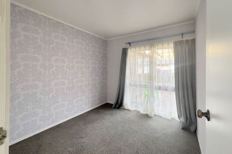 Photo of property in 1/25 Millhouse Drive, Northpark, Auckland, 2013