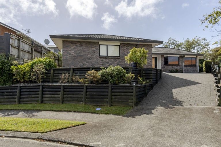 Photo of property in 15 Sandel Rise, Merrilands, New Plymouth, 4312
