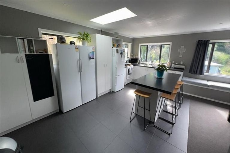 Photo of property in 11 Burke Street, Hospital Hill, Napier, 4110