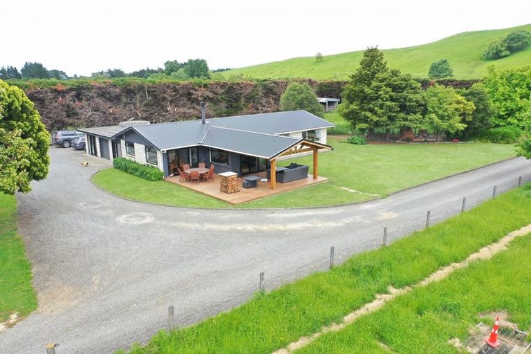 Photo of property in 1008 Cowper Road, Dannevirke, 4976