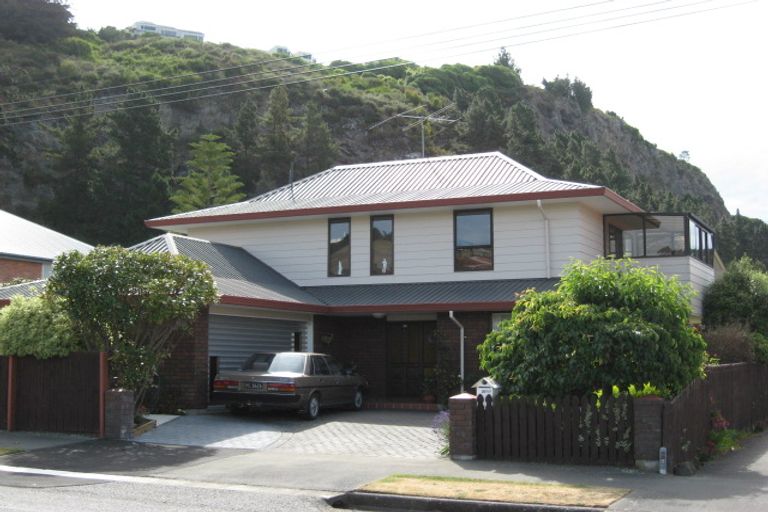 Photo of property in 20 Taupata Street, Redcliffs, Christchurch, 8081