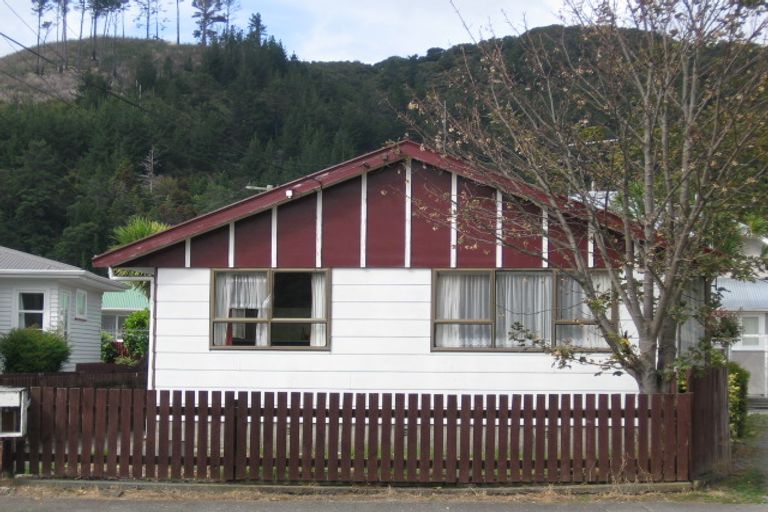 Photo of property in 33 Wilford Street, Wallaceville, Upper Hutt, 5018