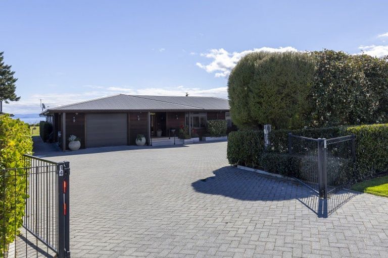 Photo of property in 12 Mahuta Road, Waitahanui, Taupo, 3378
