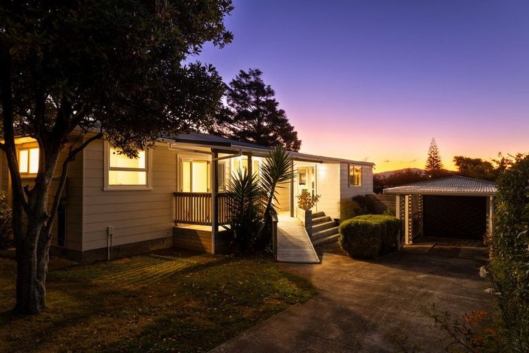 Photo of property in 40 Seddon Street, Waikanae, 5036