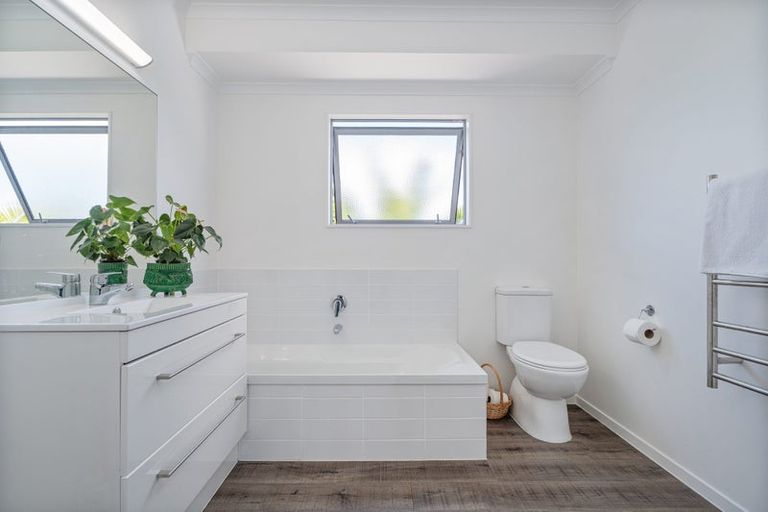 Photo of property in 40 Tairua Palms Place, Tairua, 3508