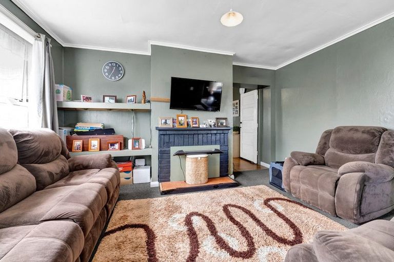 Photo of property in 2 Egmont Street, Patea, 4520