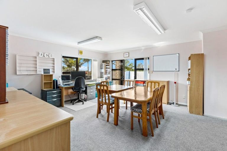 Photo of property in 8 Limeburners Close, Hobsonville, Auckland, 0618