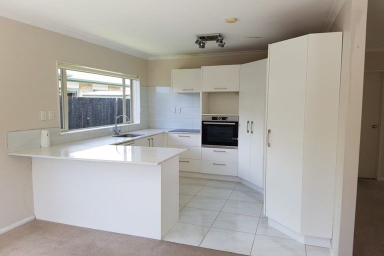 Photo of property in 27 Dan Tori Place, Orewa, 0931