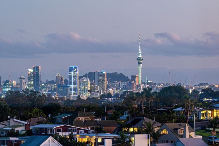 Photo of property in 18a Marama Street, Castor Bay, Auckland, 0620