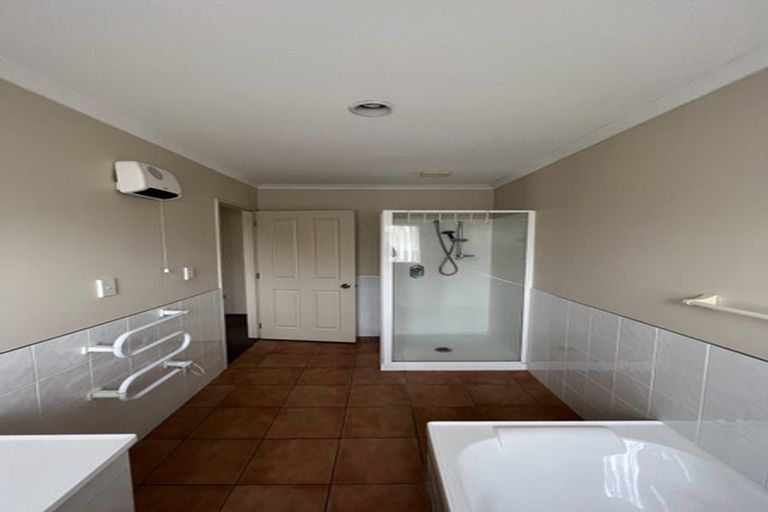 Photo of property in 25 Glenross Drive, Wattle Downs, Auckland, 2103