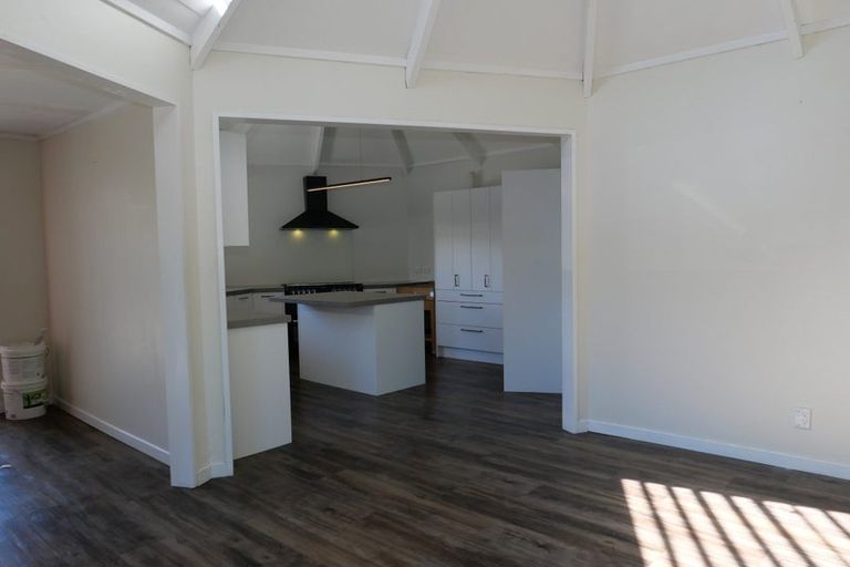 Photo of property in 3 Nugget Grove, Raumati Beach, Paraparaumu, 5032