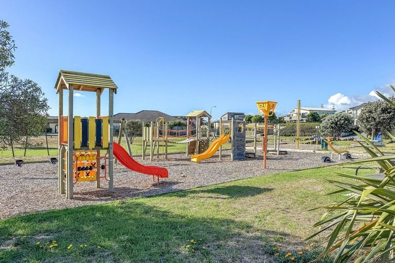 Photo of property in 3 Barbaras Way, Waikanae Beach, Waikanae, 5036