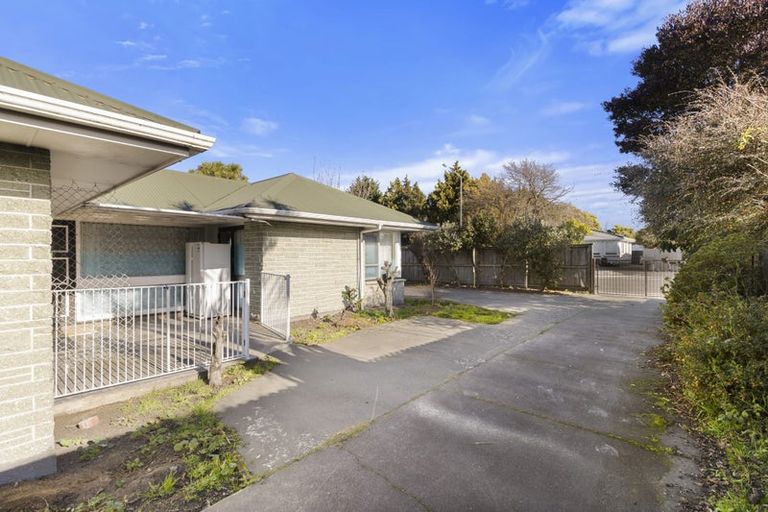 Photo of property in 27 Curletts Road, Sockburn, Christchurch, 8042
