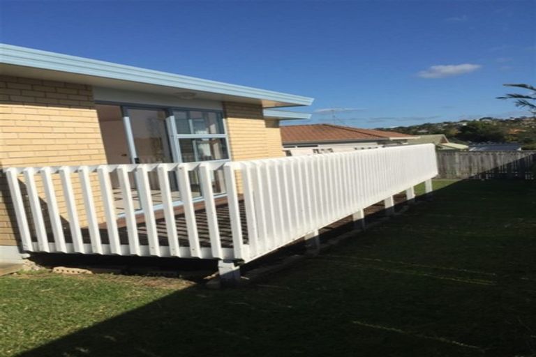 Photo of property in 1b Picasso Drive, West Harbour, Auckland, 0618