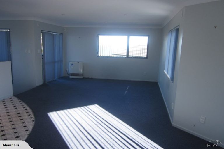 Photo of property in 30a Bowes Crescent, Strathmore Park, Wellington, 6022