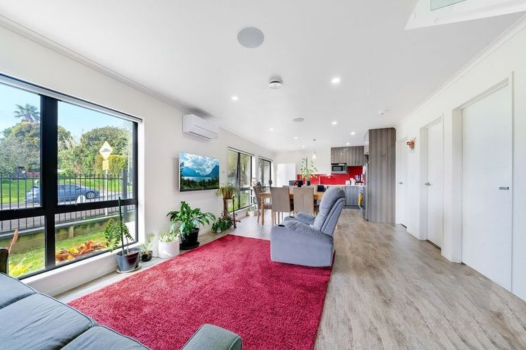 Photo of property in 4a Kelman Road, Kelston, Auckland, 0602