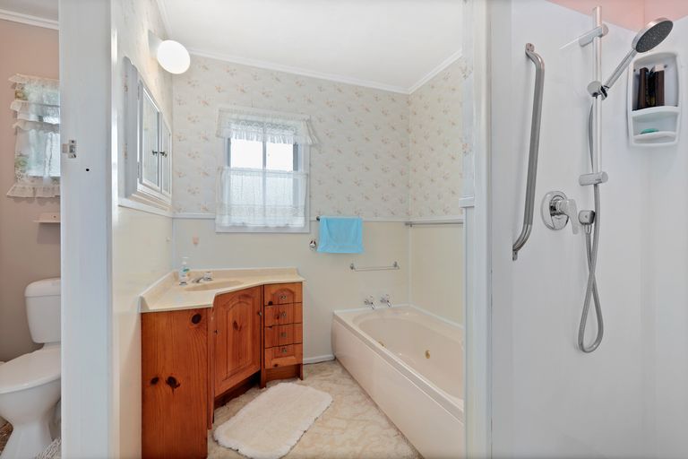 Photo of property in 11 Brick Street, Te Aroha, 3320