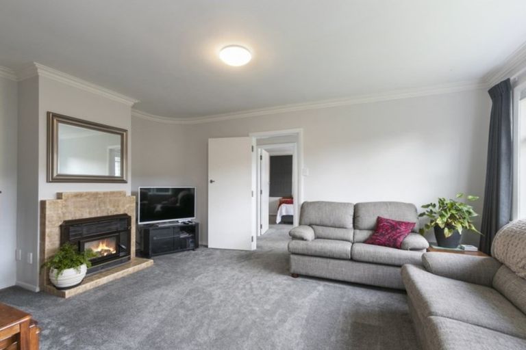 Photo of property in 15 Peel Place, Wainuiomata, Lower Hutt, 5014