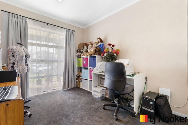 Photo of property in 29 Girvan Terrace, Wattle Downs, Auckland, 2103