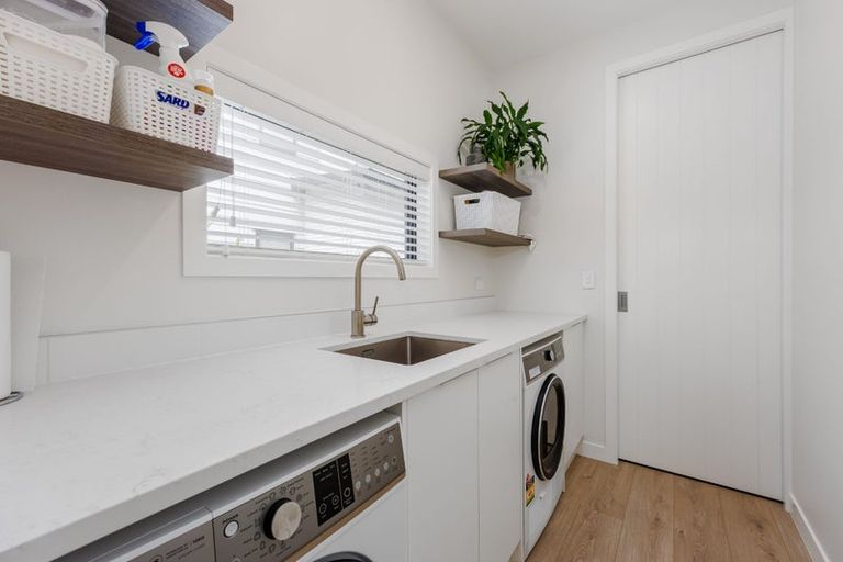 Photo of property in 19 Headsail Drive, Long Bay, Auckland, 0630