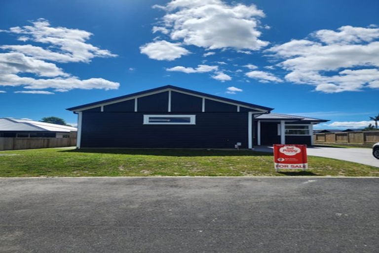 Photo of property in 45c Western Avenue, Omokoroa, 3114