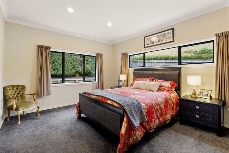 Photo of property in 17 Gifford Grove, Churton Park, Wellington, 6037