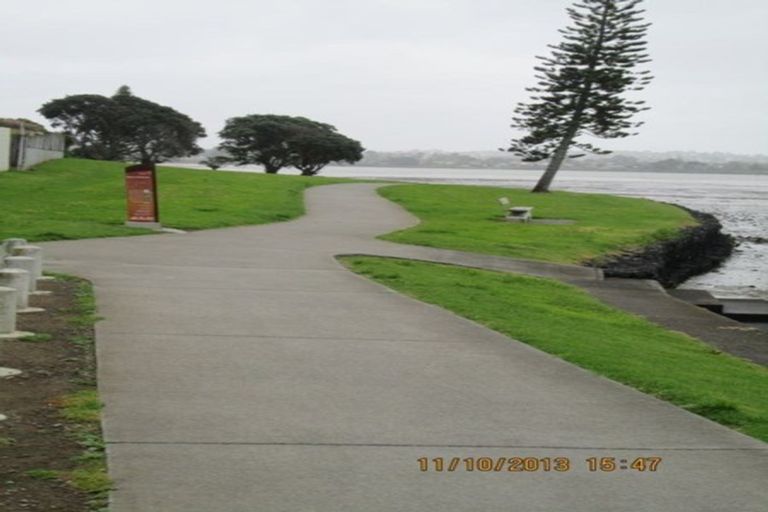 Photo of property in 20 Belmere Rise, Farm Cove, Auckland, 2012