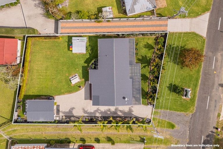 Photo of property in 3 Ocean Beach Road, Tairua, 3508